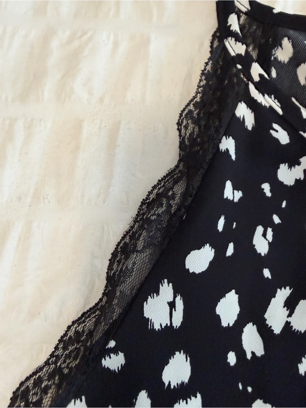 eesome Black & White Printed Halter Tank with Lace Sides - Picture 6 of 16